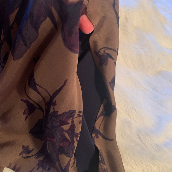 Women’s small flowy dress. - Picture 4 of 4